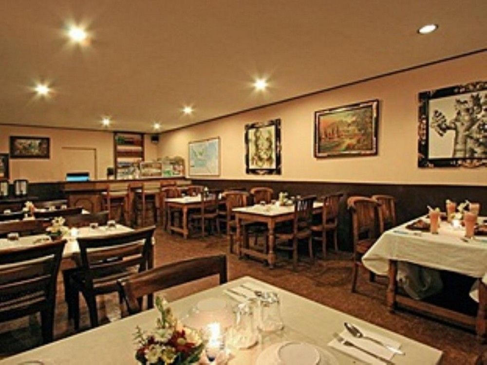 Oyo 3244 Grand Chandra Hotel Denpasar Zewnętrze zdjęcie